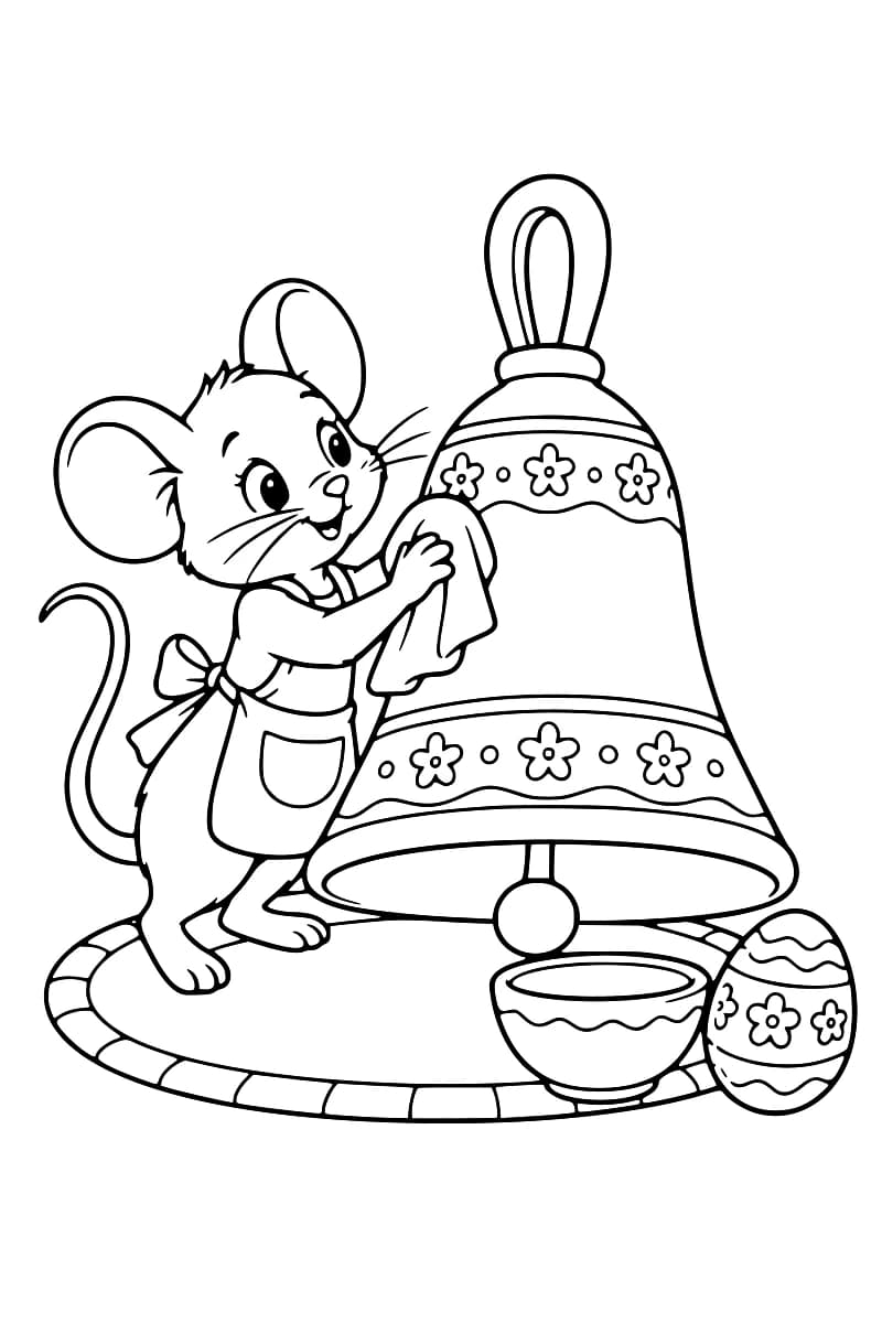 Dessin en noir et blanc d’une souris en tablier frottant avec un chiffon une grande cloche ornée de fleurs, sur un tapis ovale, avec un bol et un œuf décoré au premier plan.